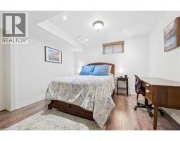 1194 QUEEN VICTORIA Avenue - 35