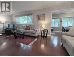 227 SILVERBIRCH Boulevard - 16