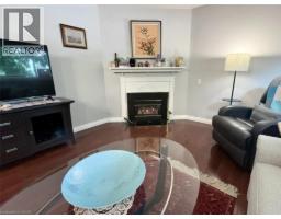 227 SILVERBIRCH Boulevard - 17