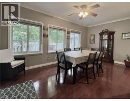 227 SILVERBIRCH Boulevard - 19