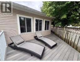 227 SILVERBIRCH Boulevard - 30