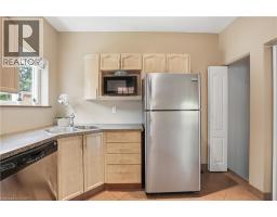 19 HUNTLEY Street - 17