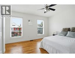 19 HUNTLEY Street - 22
