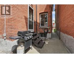 19 HUNTLEY Street - 33