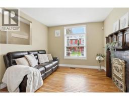 19 HUNTLEY Street - 9