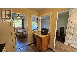 4 PARKSIDE Drive - 11