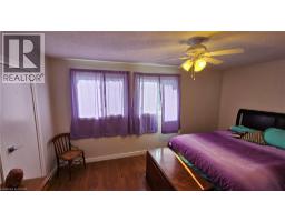 4 PARKSIDE Drive - 18