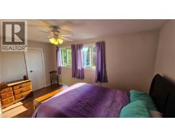 4 PARKSIDE Drive - 19