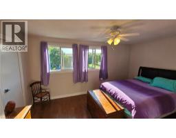 4 PARKSIDE Drive - 20