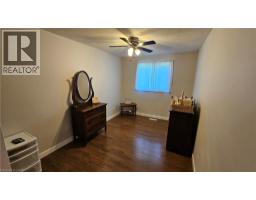 4 PARKSIDE Drive - 23