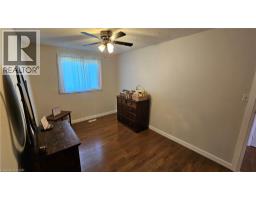 4 PARKSIDE Drive - 24