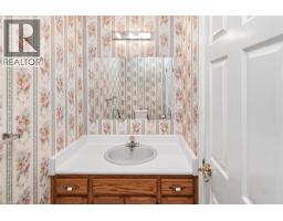 381 KERMAN Avenue - 21