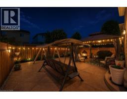 913 COPPER LEAF Crescent - 37