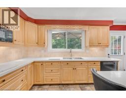 4162 SUTHERLAND Crescent - 14