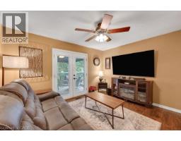 4162 SUTHERLAND Crescent - 18