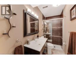 4162 SUTHERLAND Crescent - 26