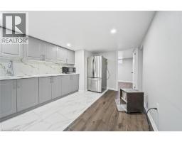 40 DONALD Street - 28