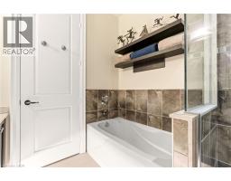 11 BRONTE Road UnitNo. 703 - 25