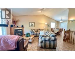 418 LAKESHORE Road - 11