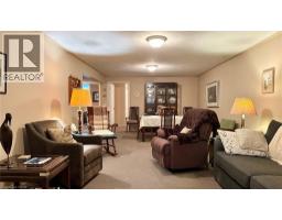 418 LAKESHORE Road - 32