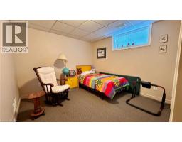 418 LAKESHORE Road - 36