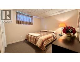 418 LAKESHORE Road - 38