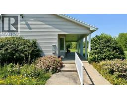 418 LAKESHORE Road - 6