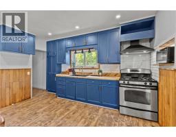 10 MONCK Street - 10