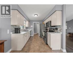 1052 VANSICKLE Road N - 16