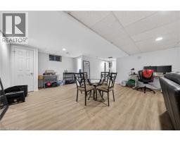 1052 VANSICKLE Road N - 32