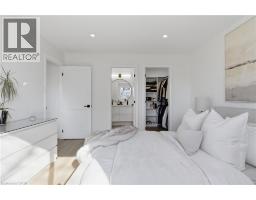 5 BRADBURY Crescent - 18