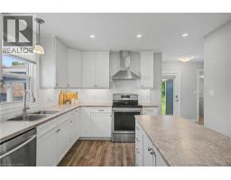 61 MAUD Street - 5