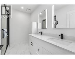 1118 AVONDALE Drive - 24