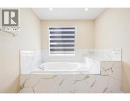 8 GANDER Crescent - 25