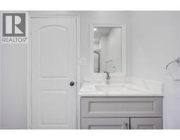 8 GANDER Crescent - 32