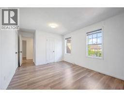 8 GANDER Crescent - 34