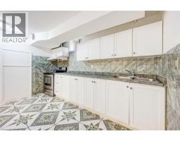 8 GANDER Crescent - 38