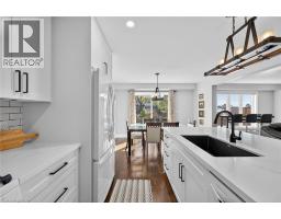 10 AMBER Street - 10