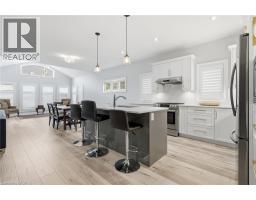 35 BUTLERS Drive N - 10