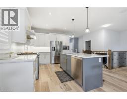 35 BUTLERS Drive N - 12