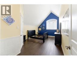 85 HILLCROFT Drive - 32