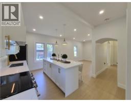 217 QUEEN Street N - 14