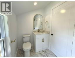 217 QUEEN Street N - 26