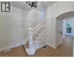 217 QUEEN Street N - 7