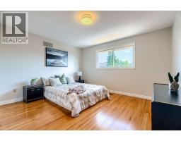 16 VOGUE Court - 31