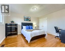 16 VOGUE Court - 35