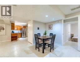 16 VOGUE Court - 41