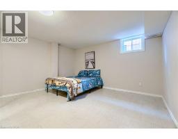 16 VOGUE Court - 44