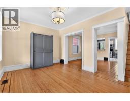 520 JOHN Street N - 10