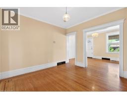 520 JOHN Street N - 17